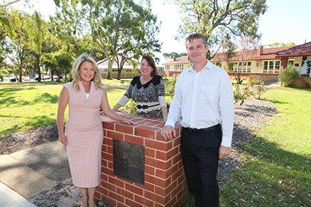 Councillors Suzanne Migdale and Joe Ferrante and Nollamara Primary School Principal Natalie Tarr with the new school heritage marker