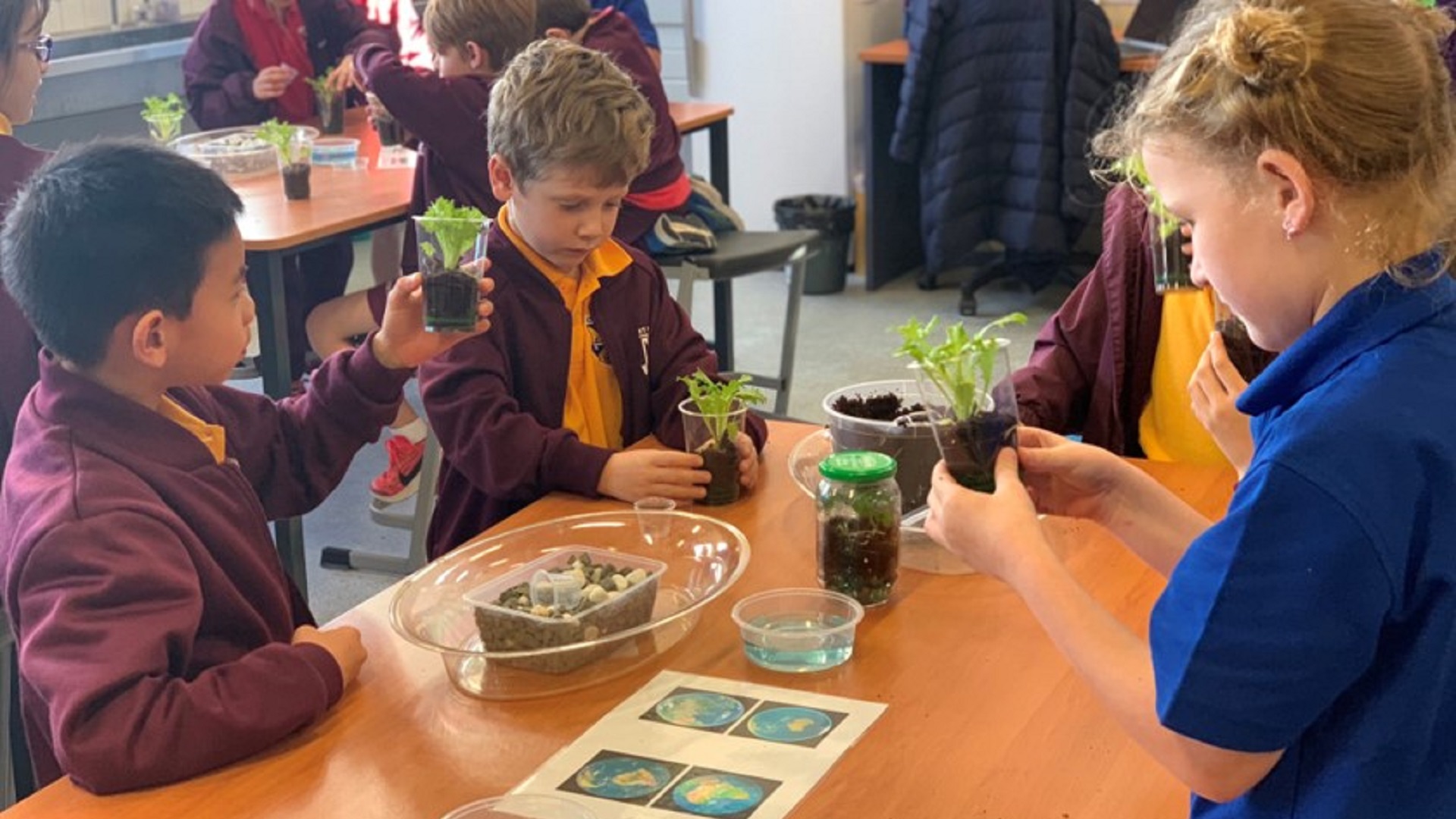 April School Holidays: Terrarium Workshops! Stirling Libraries