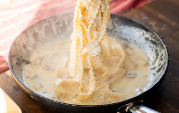 Scarborough Sunset Markets in Perth – must-do beachside event featuring food trucks, artisan stalls, live music, and vibrant community vibes on WA’s iconic sunset coast.